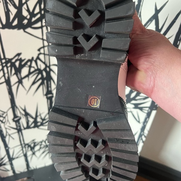 Steve Madden Winter 2023 - worn once! Size 10. - Picture 4 of 4